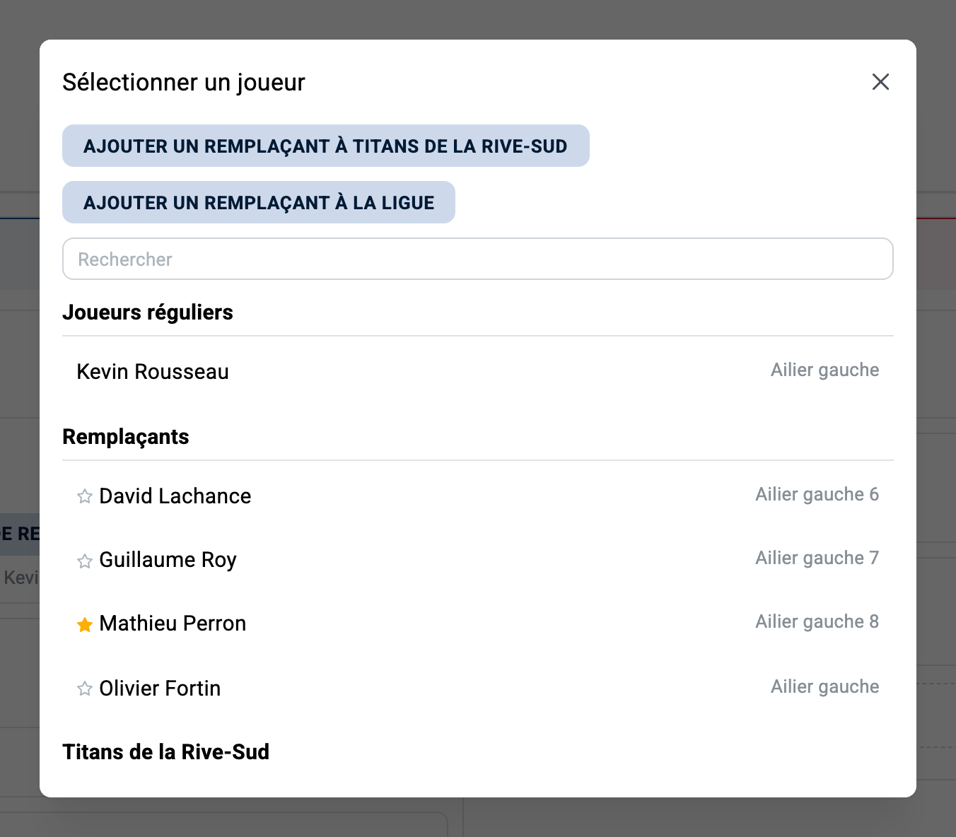 Remplacer un joueur absent depuis la page de la partie : les remplaçants disponibles sont listés avec leur force à côté de chaque position.